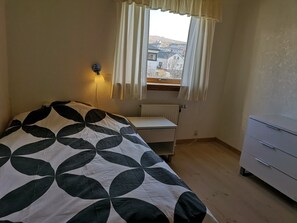 3 bedrooms, individually decorated, individually furnished - Casa Bibba - Airport & Mykines ferry (Sorvagur)