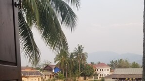 Pemandangan tasik