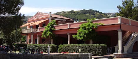 Façade de lâhĂ©bergement