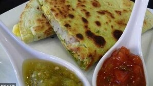 Daily cooked-to-order breakfast for a fee - Hotel Shakun (Durg)