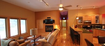 Maison de luxe moderne calme avec lits en mousse à mémoire, WiFi rapide et cuisine complète