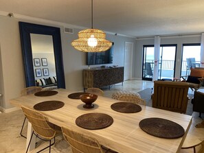 Dining - "Breakers East 702"~Gulf Front~2BR/2BA Beach setup included (Destin)