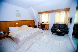 Junior Suite - Complexe Hôtelier Akparo (Dabou)