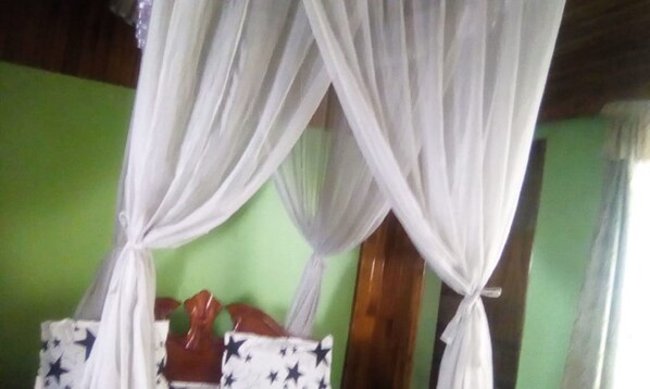 Habitación doble | Cortinas opacas, wifi gratis, ropa de cama