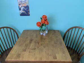 Dining - Beach Side Studio #4 - Pet Friendly, WiFi, Off-Street Parking, Large Smart TV (Norfolk)