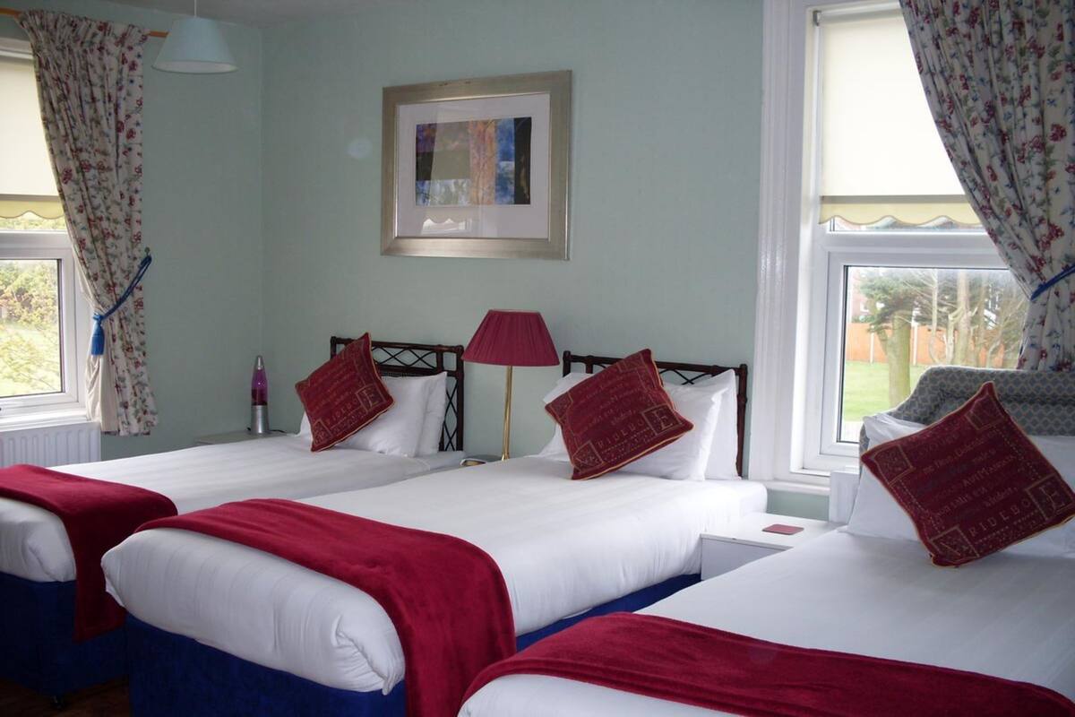 Family Room, Multiple Beds (Family of 5)