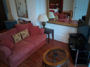 豪華雙人房, 1 張標準雙人床 | 客廳 | 電視、地暖系統