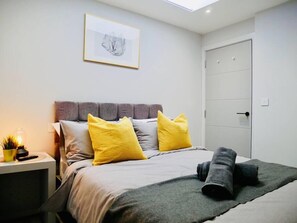 2 bedrooms, iron/ironing board, Internet, bed sheets - ❤️❤️❤️❤️❤️Sea View, Walk 2 BEACH, Parking, Netflix (Bournemouth)
