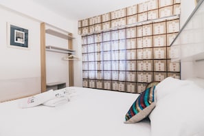 3 slaapkamers, een strijkplank/strijkijzer, gratis wifi, beddengoed