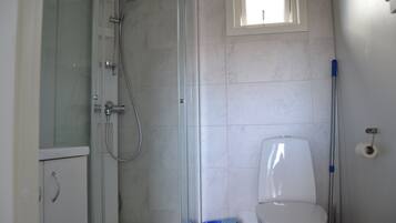 Family Apartment | Bathroom | Shower, soap, toilet paper