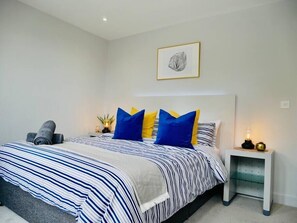 2 chambres, fer et planche Ă repasser, Internet gratuit, draps fournis