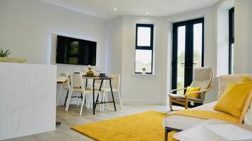 TV, Netflix, streaming services