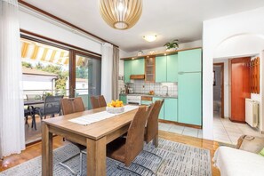 Fridge, oven, stovetop, espresso maker