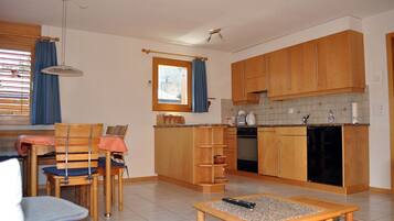 Apartment, 2 Bedrooms | Private kitchen | Full-size fridge, microwave, oven, stovetop