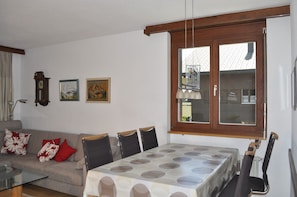 شقة - غرفتا نوم | تناول الطعام داخل الغرفة