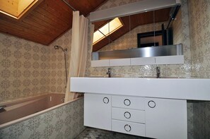 Apartment, 2 Bedrooms | Bathroom | Hair dryer, bidet - Alpenglück 51 (Bettmeralp)