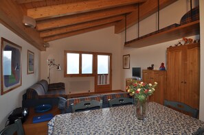 Appartement, 1 chambre | Coin séjour