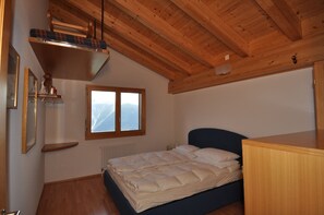 アパートメント 1 ベッドルーム | WiFi (無料)、ベッドシーツ