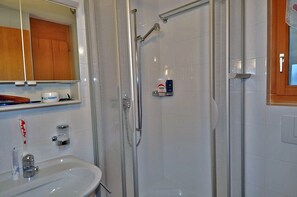 Apartment, 1 Bedroom | Bathroom