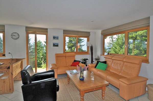 Lägenhet - 3 sovrum | Vardagsrum | Tv och dvd-spelare