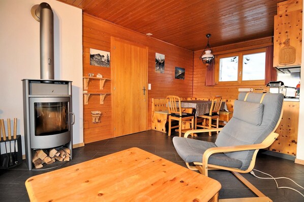 Apartment, 2 Bedrooms | Living room