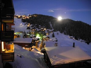 Fassade der Unterkunft – Abend/Nacht