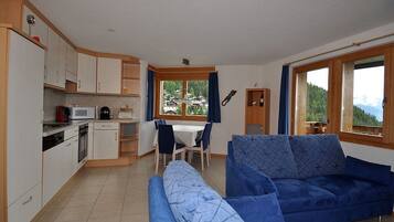 Apartment, 2 Schlafzimmer | Wohnzimmer