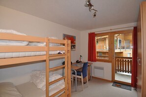 Apartment, 2 Bedrooms | Iron/ironing board, free WiFi