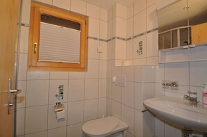 Apartment, 2 Bedrooms | Bathroom | Hair dryer