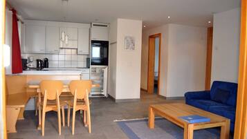 Apartment, 2 Schlafzimmer | Wohnbereich