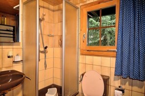 Appartement, 2 chambres | Salle de bain | Sèche-cheveux