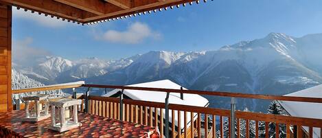 Chalet, 5 Bedrooms | Balcony view