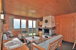 apartman, 2 hálószobával | Nappalirész | Tévé