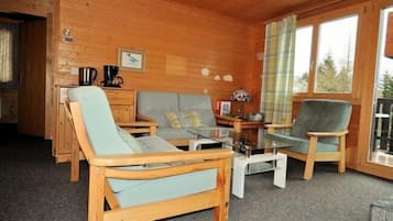 Apartment, 2 Bedrooms | Living area | TV