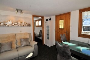 Appartement, 1 slaapkamer | Woonkamer | Televisie