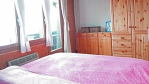 Leilighet, 4 soverom | Strykejern/-brett og wi-fi (inkludert)