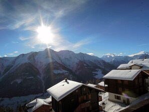 Departamento, 4 habitaciones | Vista a la montaña