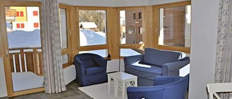 Appartement, 2 chambres | Salle de séjour