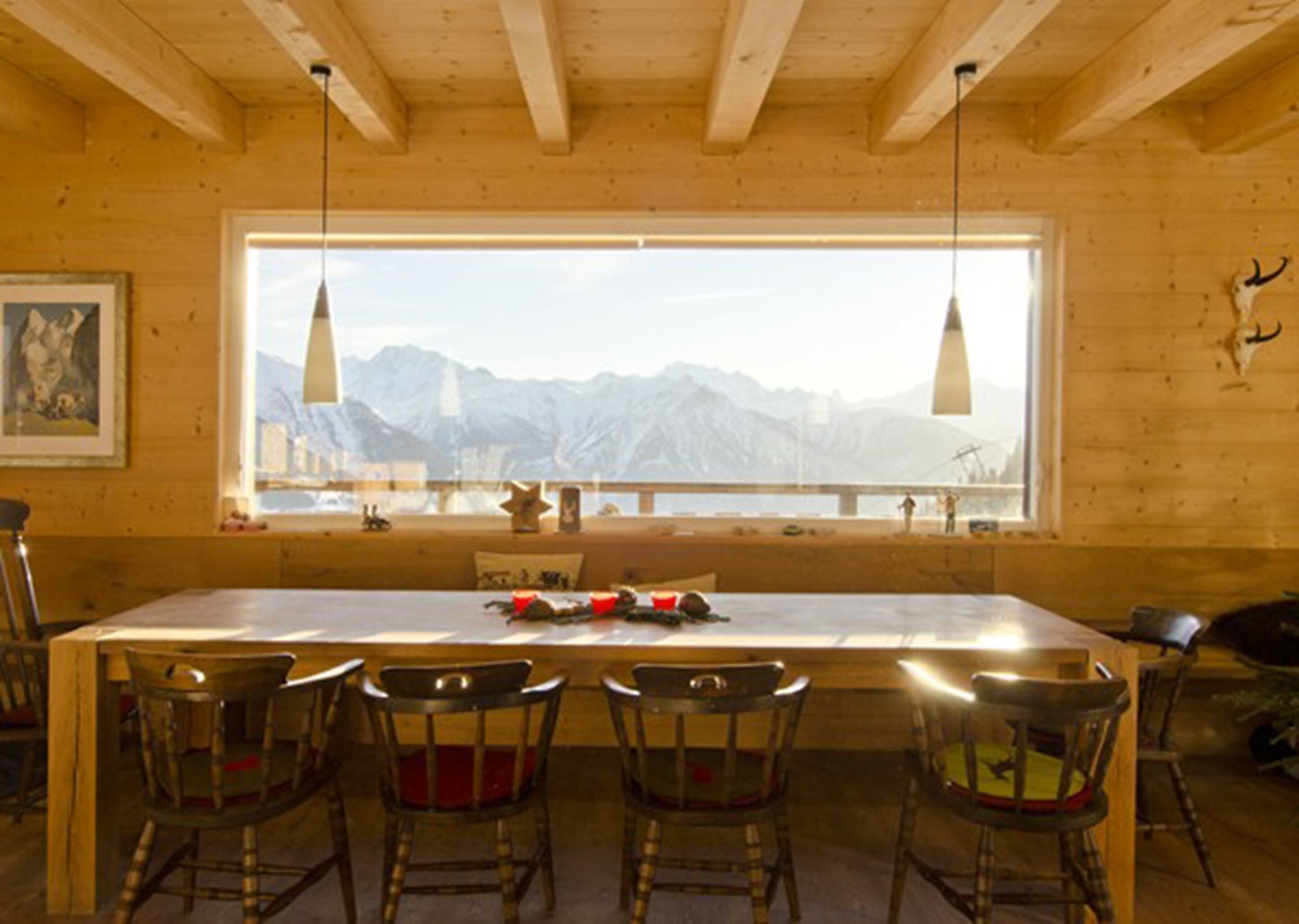 Chalet, 5 Bedrooms | In-room dining