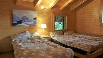 Apartment, 4 Bedrooms | Free WiFi