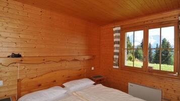 Apartment, 2 Bedrooms | Free WiFi