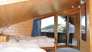 Apartment, 3 Bedrooms | Iron/ironing board, free WiFi
