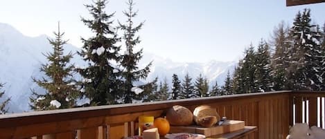 Chalet, 4 habitaciones | Balcón