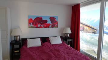 Apartment, 3 Bedrooms | Seterika/papan seterika, Wi-fi percuma