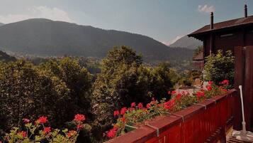 Apartemen, 3 kamar tidur | Balkon