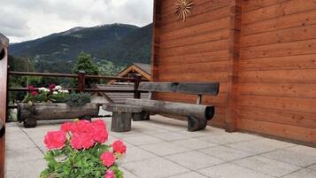 Chalet, 3 Bedrooms | Terrace/patio