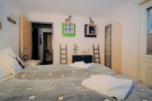 Appartamento, 3 camere da letto | Postazione laptop, ferro/asse da stiro, Wi-Fi gratuito