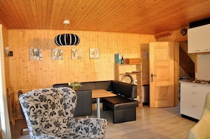 Apartment, 3 Bedrooms | Living area