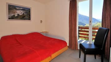 Apartment, 2 Bedrooms | Iron/ironing board, free WiFi