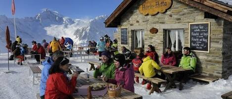 Snow and ski sports